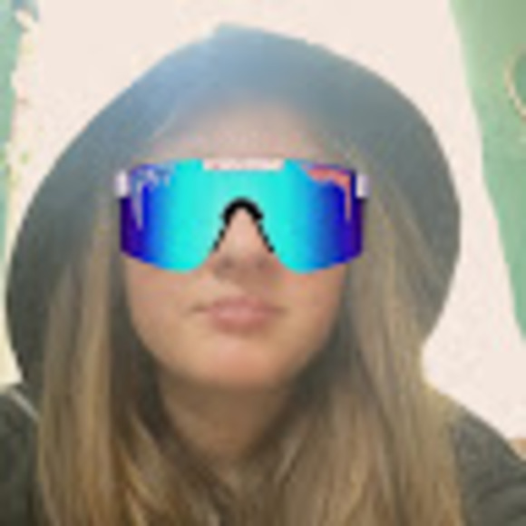 Meet your Posher, Farah - Picture 1 of 1